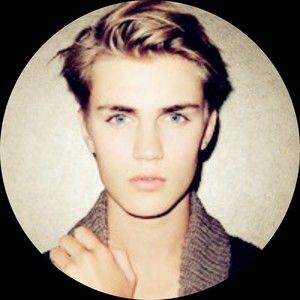 Meet your Posher, Leeann